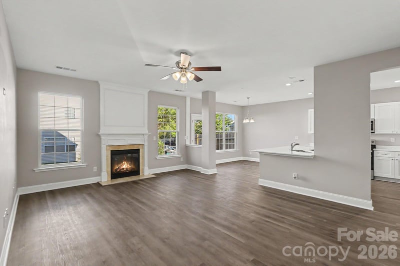 4059 Houldsworth Dr, Charlotte, NC 28213