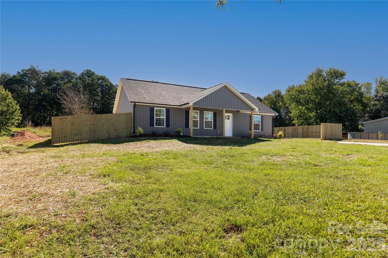 1692 Molly Cir, York, SC 29745