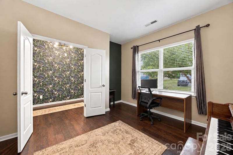 8815 Balsam Bay Rd, Charlotte, NC 28227