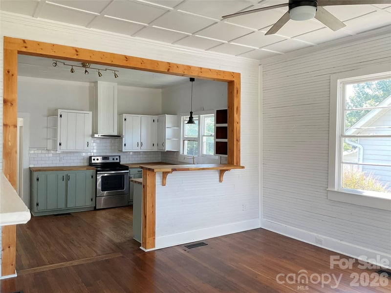 208 S Ransom St, Gastonia, NC 28052
