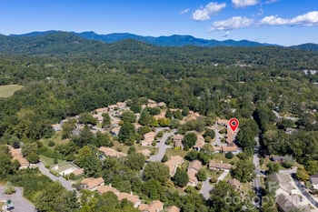 15A Windflower Ct, Asheville, NC 28805