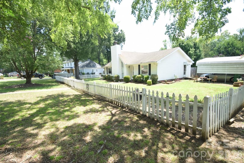 12202 Charing Grove Ln, Charlotte, NC 28273