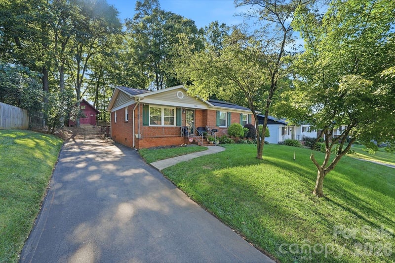1524 Lanewood Pl, Charlotte, NC 28208