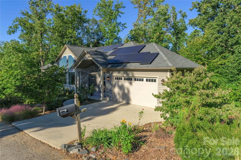 18 Herron View Ln, Weaverville, NC 28787