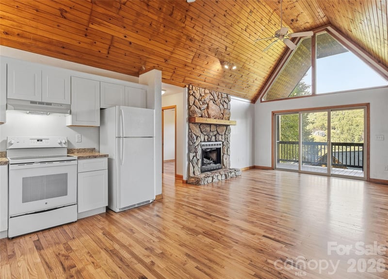144 Appalachian Trl, Maggie Valley, NC 28751