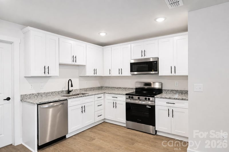 1415-1417 3rd Street Pl NE, Hickory, NC 28601