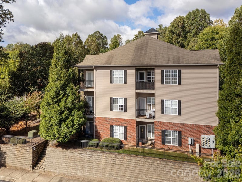437 Appeldoorn Cir, Asheville, NC 28803