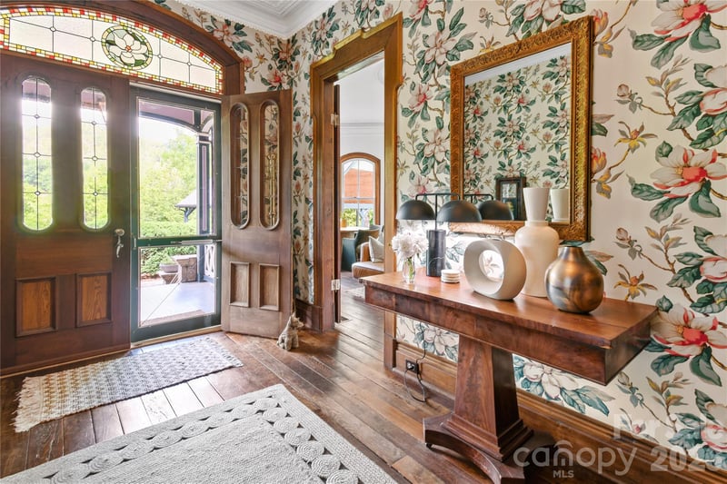 204 Lawson St, Hot Springs, NC 28743