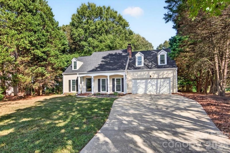 9121 Gamesford Dr, Charlotte, NC 28277