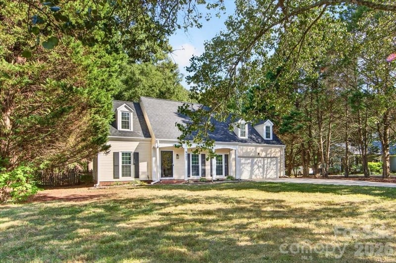 9121 Gamesford Dr, Charlotte, NC 28277