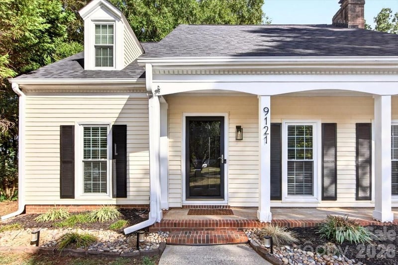 9121 Gamesford Dr, Charlotte, NC 28277
