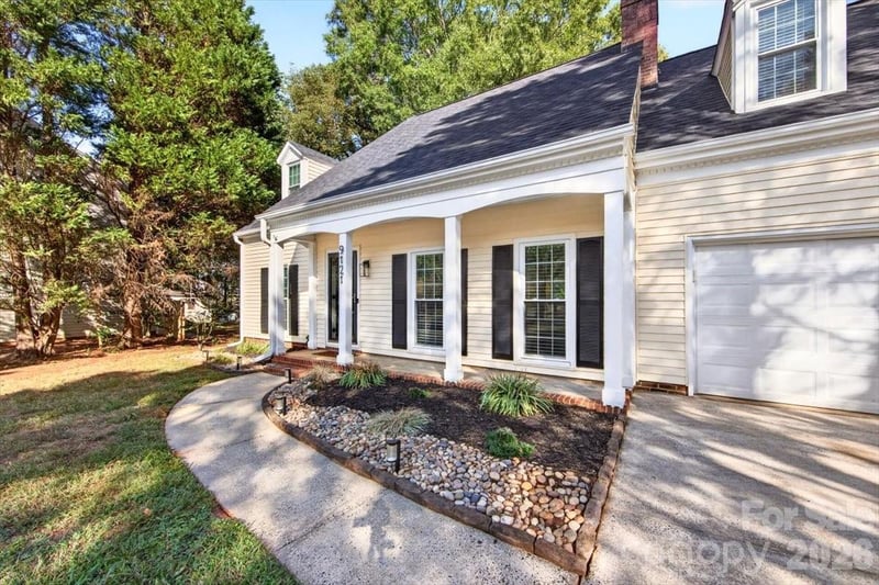 9121 Gamesford Dr, Charlotte, NC 28277