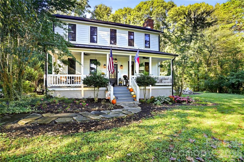 9560 Harvest Ln, Davidson, NC 28036