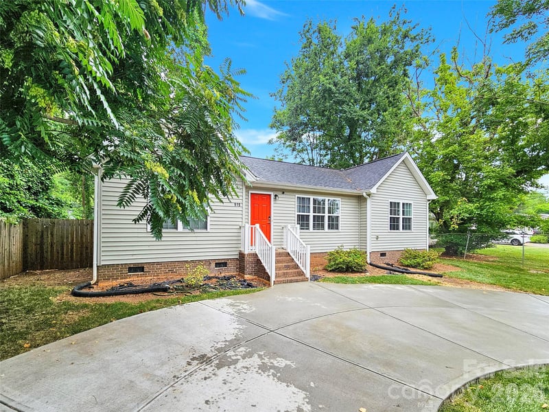 919 Edgemont Ave, Belmont, NC 28012