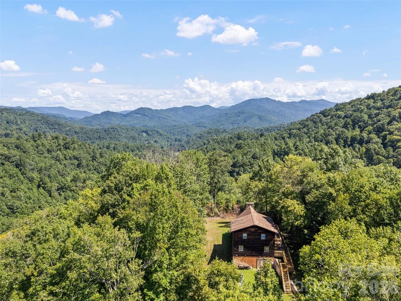 10435 White Oak Rd, Waynesville, NC 28785