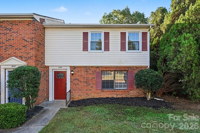 11059 Hunter Trail Ln, Charlotte, NC 28226