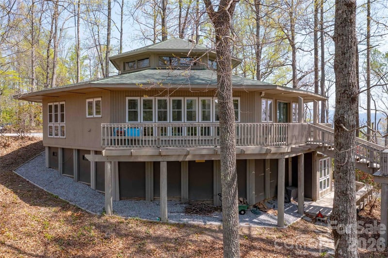 39 Tatham Rd, Hendersonville, NC 28792