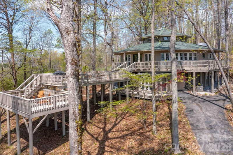 39 Tatham Rd, Hendersonville, NC 28792