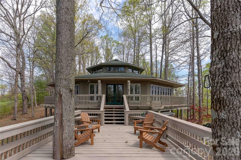 39 Tatham Rd, Hendersonville, NC 28792