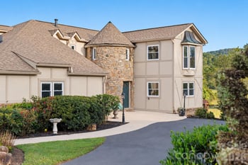 422 Crooked Creek Rd, Hendersonville, NC 28739