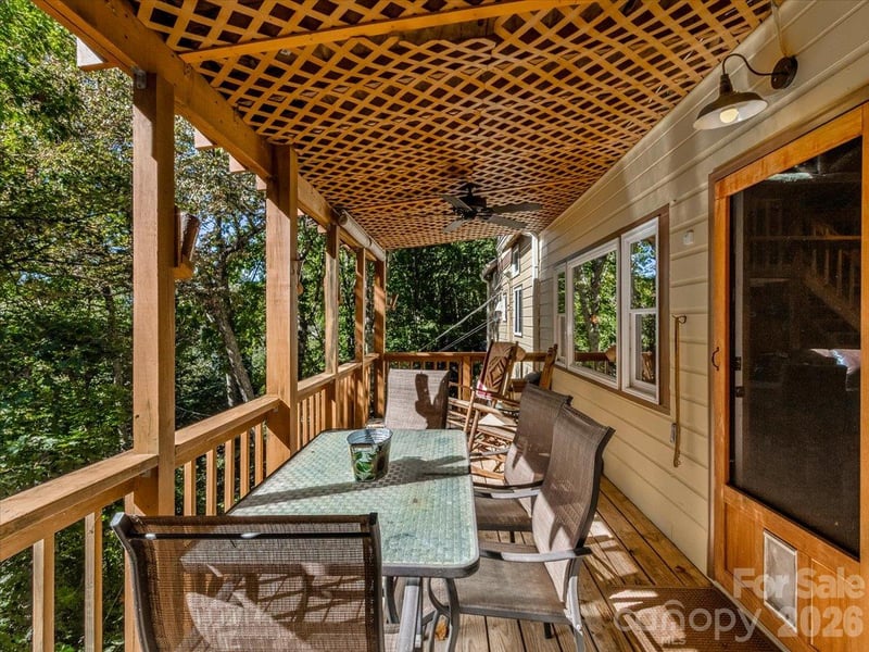 2554 Winter Star Rd, Burnsville, NC 28714