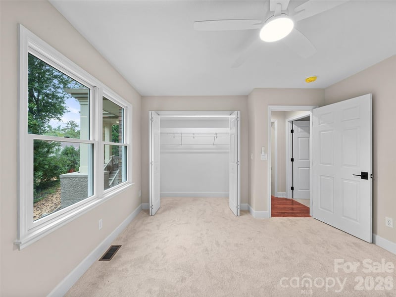 18 Carriage Park Way, Hendersonville, NC 28791