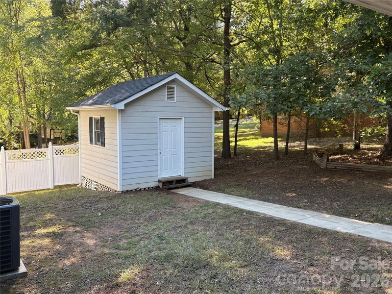 503 E Wilson St, Wingate, NC 28174