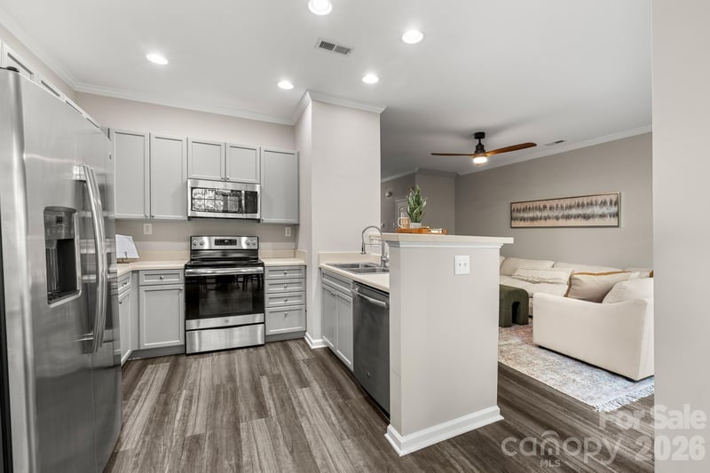 14208 Castle Abbey Ln, Charlotte, NC 28277