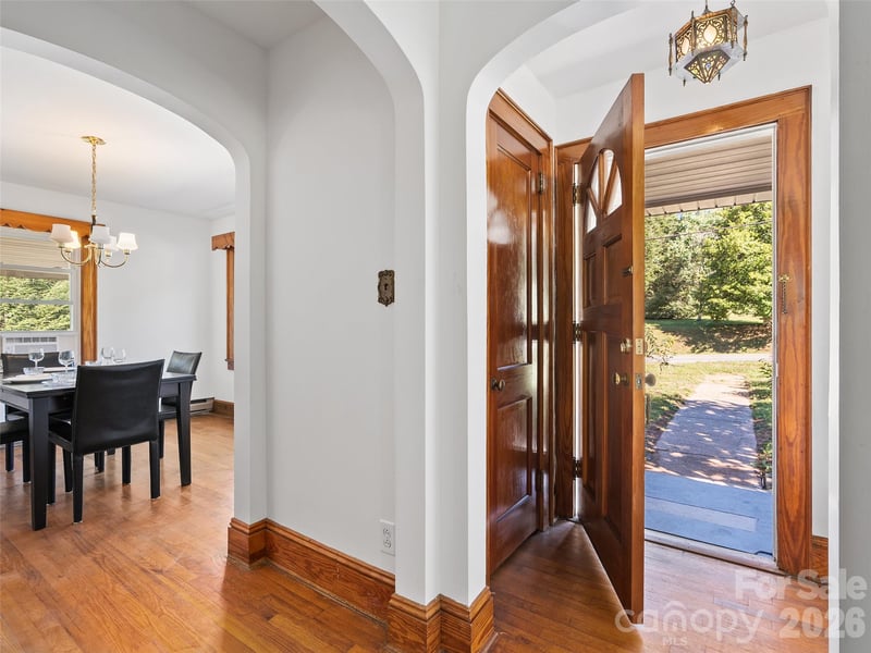 654 Ratcliff Cove Rd, Waynesville, NC 28786