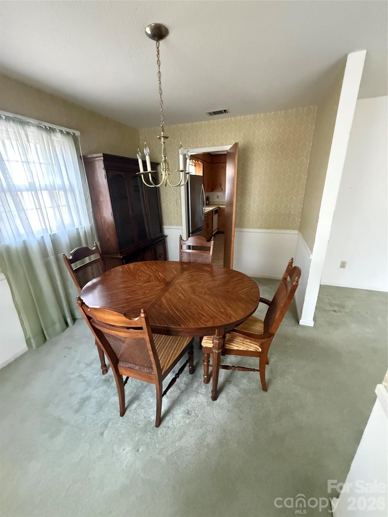 818 Mclaughlin Dr, Charlotte, NC 28212