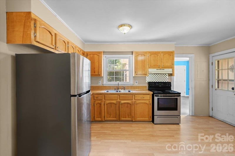 101 Cedar Ln, Mount Holly, NC 28120