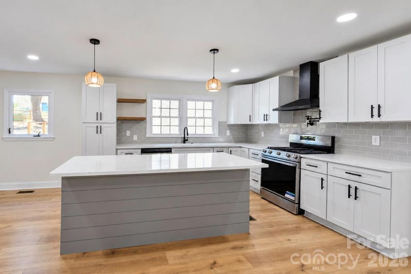 607 Willow Ln, Harrisburg, NC 28075