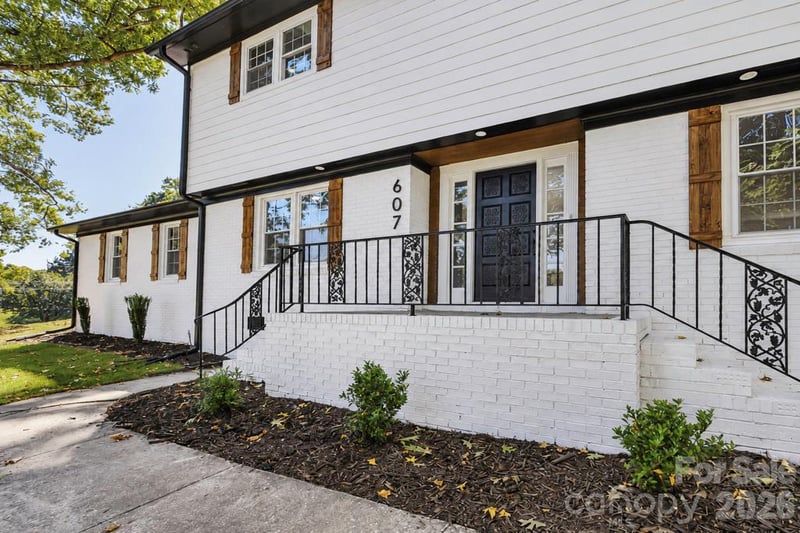 607 Willow Ln, Harrisburg, NC 28075