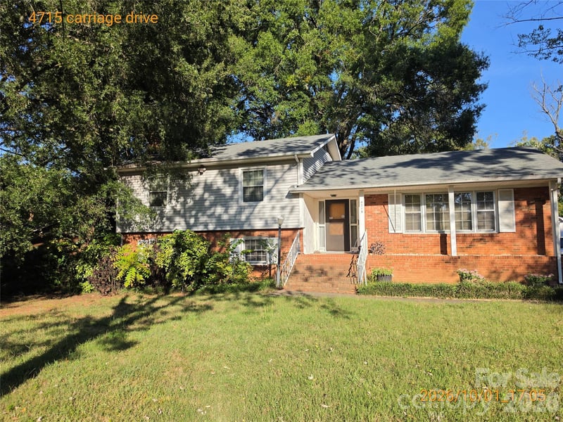 4715 Carriage Drive Cir, Charlotte, NC 28205
