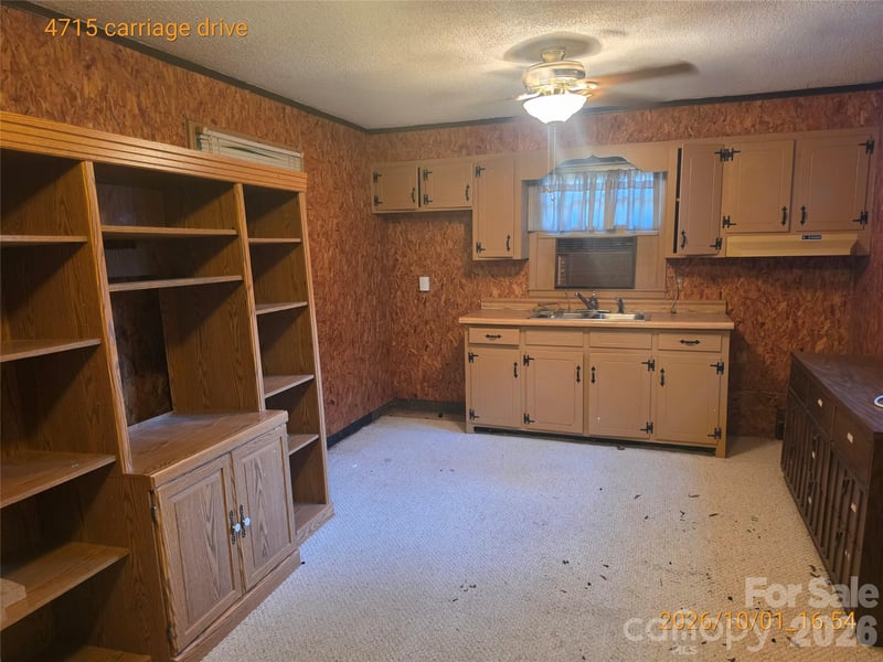4715 Carriage Drive Cir, Charlotte, NC 28205