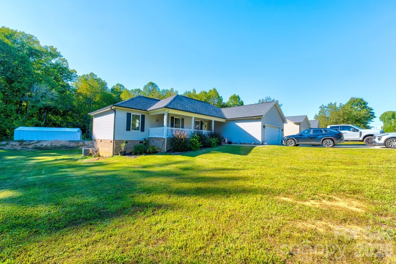 301 Delview Dr #5, Cherryville, NC 28021