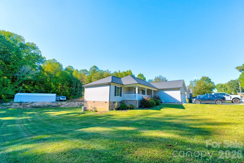 301 Delview Dr, Cherryville, NC 28021