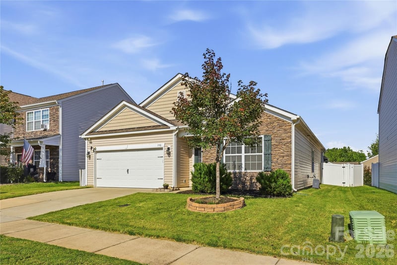 146 N Cromwell Dr, Mooresville, NC 28115