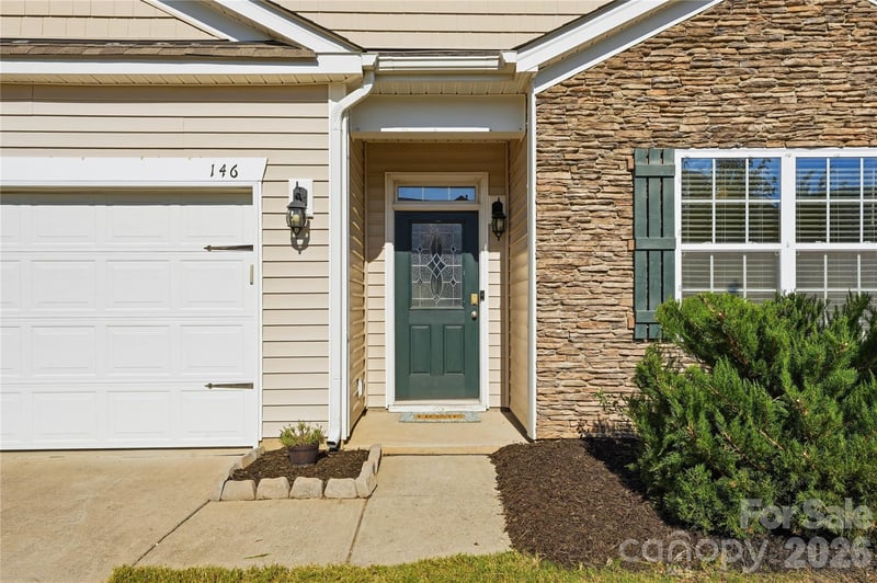 146 N Cromwell Dr, Mooresville, NC 28115