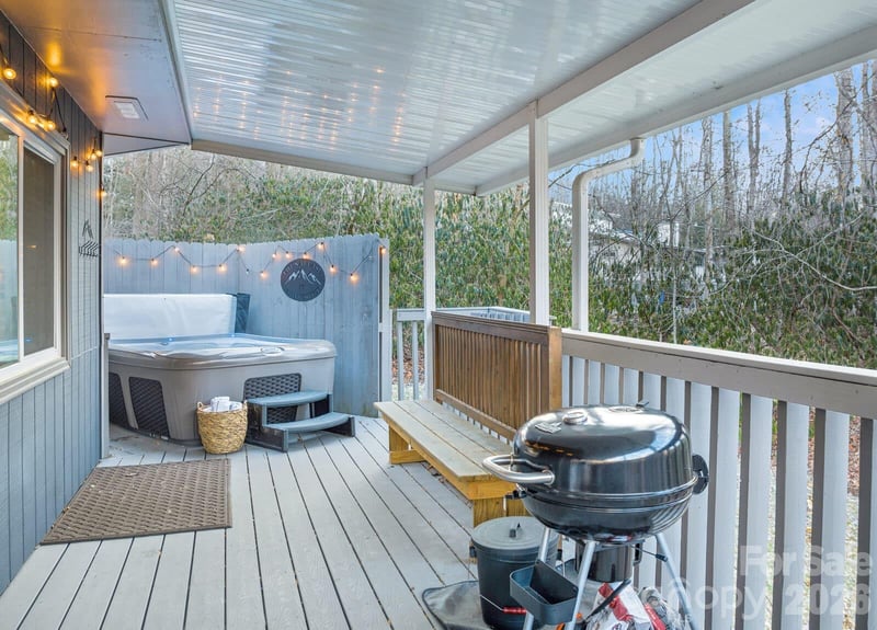 180 Hemlock Loop, Maggie Valley, NC 28751
