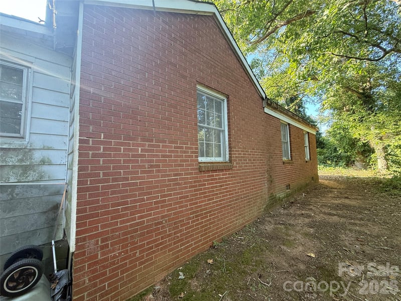8915 Idlewild Rd, Charlotte, NC 28227