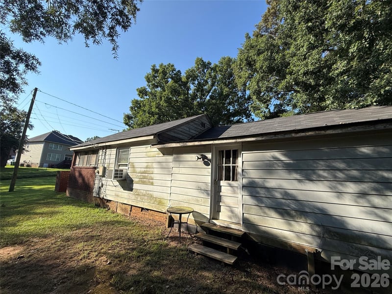 8915 Idlewild Rd, Charlotte, NC 28227