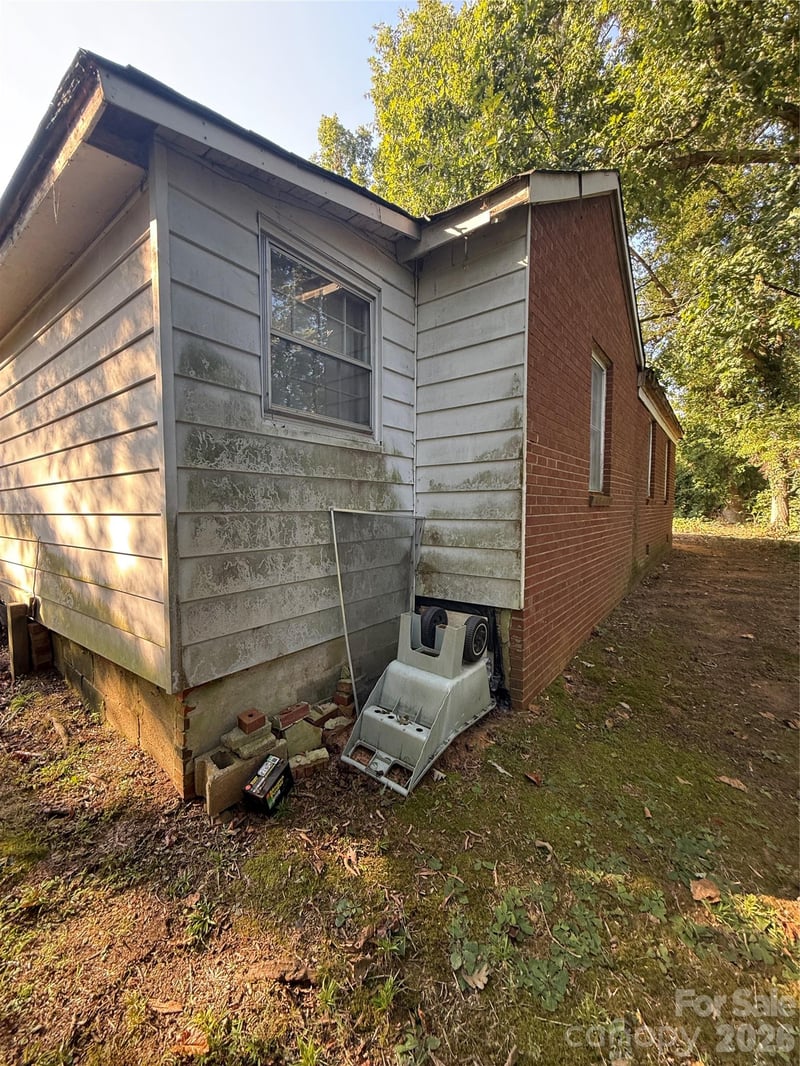 8915 Idlewild Rd, Charlotte, NC 28227