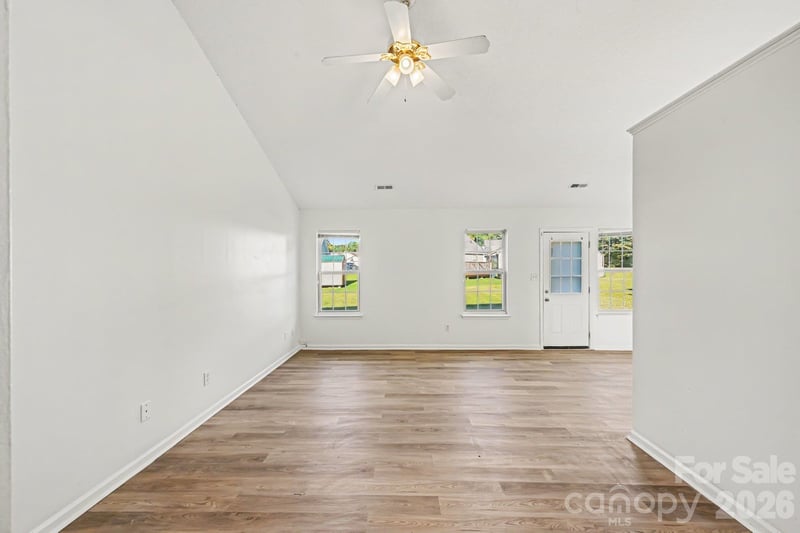4415 Biesterfield Dr, Charlotte, NC 28216