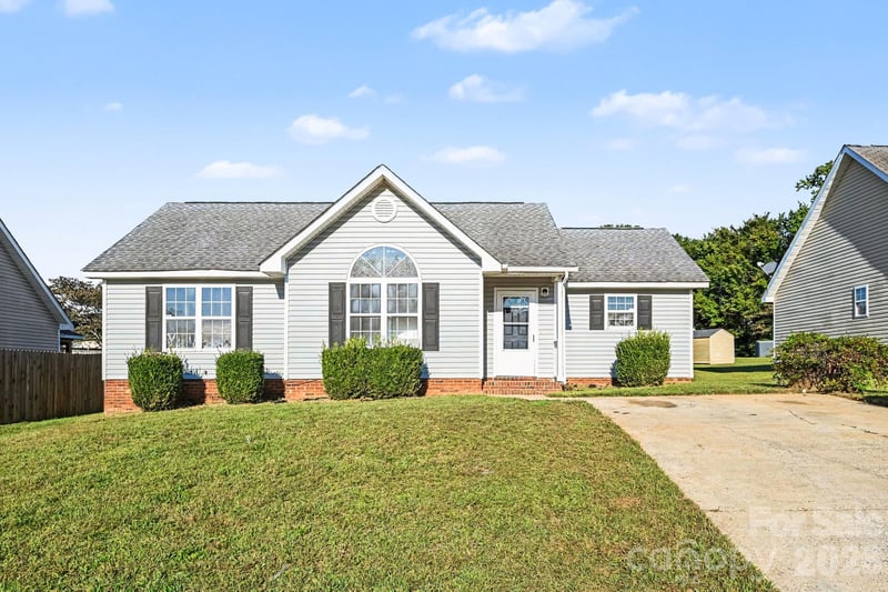 4415 Biesterfield Dr, Charlotte, NC 28216