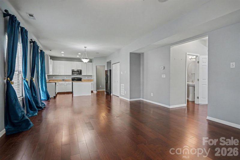 3315 Ashley View Dr, Charlotte, NC 28213