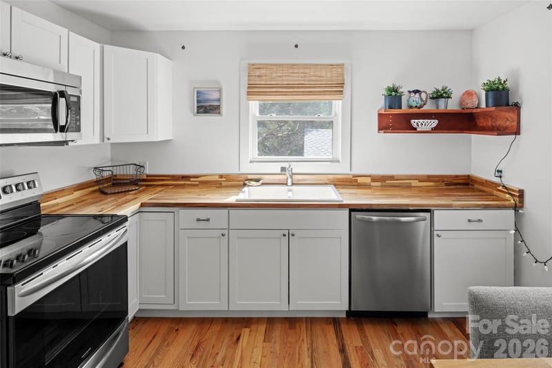 50 Long Cove Rd, Candler, NC 28715