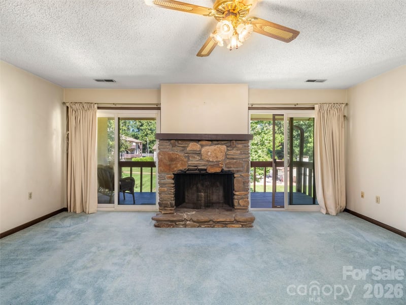 111 Shepard Sq #605, Brevard, NC 28712