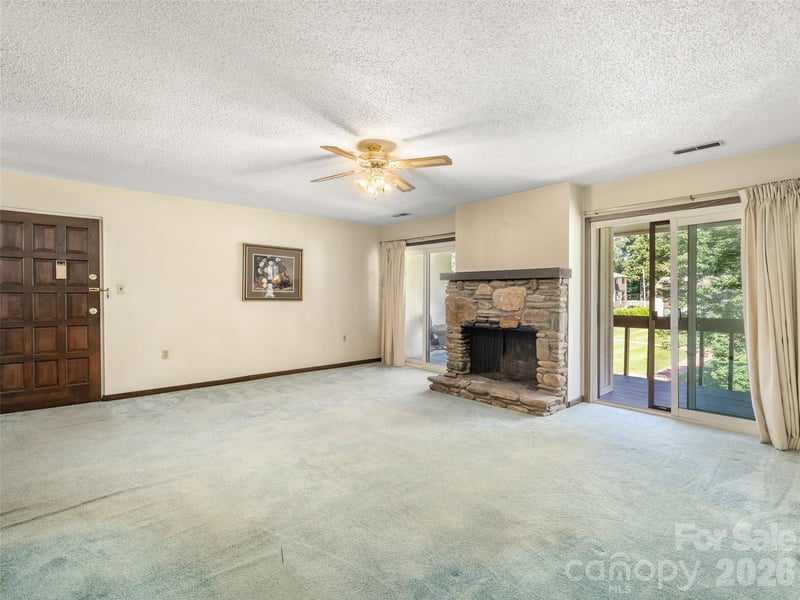 111 Shepard Sq #605, Brevard, NC 28712