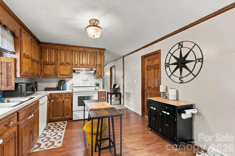 585 Eastview Rd, Salisbury, NC 28146